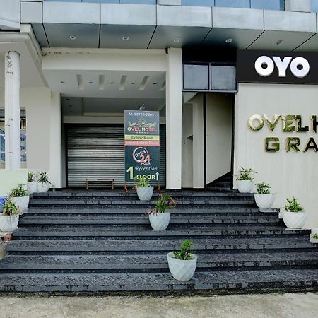 Super Collection O Ovel Hotel Grand Ābādpura Kültér fotó